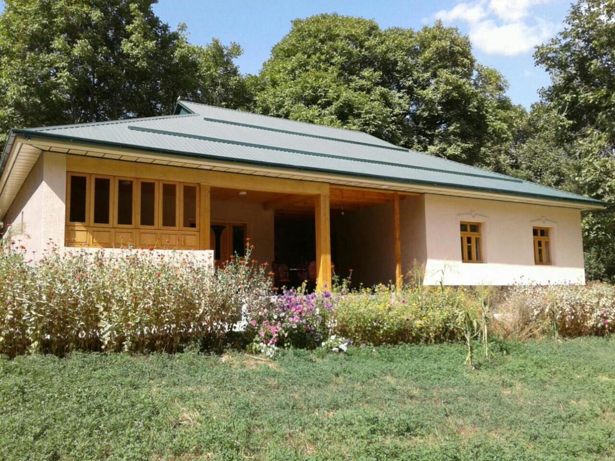 Hayat Guesthouse Nuratau Mountains Yukary-Ukhum Exterior photo