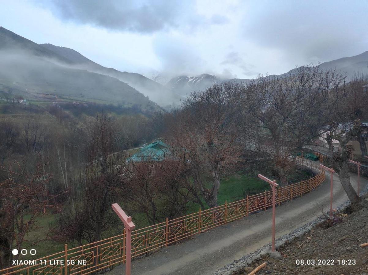 Hayat Guesthouse Nuratau Mountains Yukary-Ukhum Exterior photo