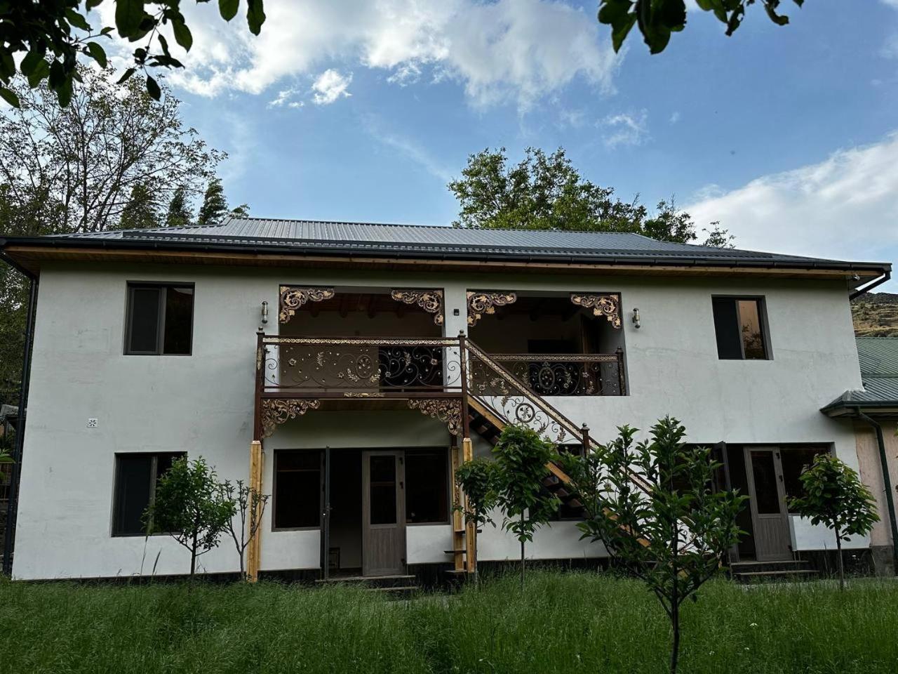 Hayat Guesthouse Nuratau Mountains Yukary-Ukhum Exterior photo